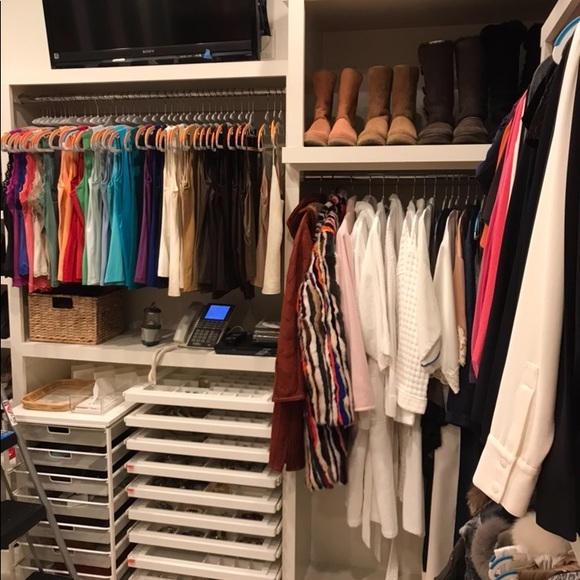 Clean closets!💙❤️💙❤️make your world pretty - Picture 2 of 5